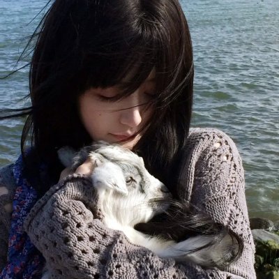 企业家之子恋爱脑怒怼网友，前后半年内幕曝光，评论区两极分化